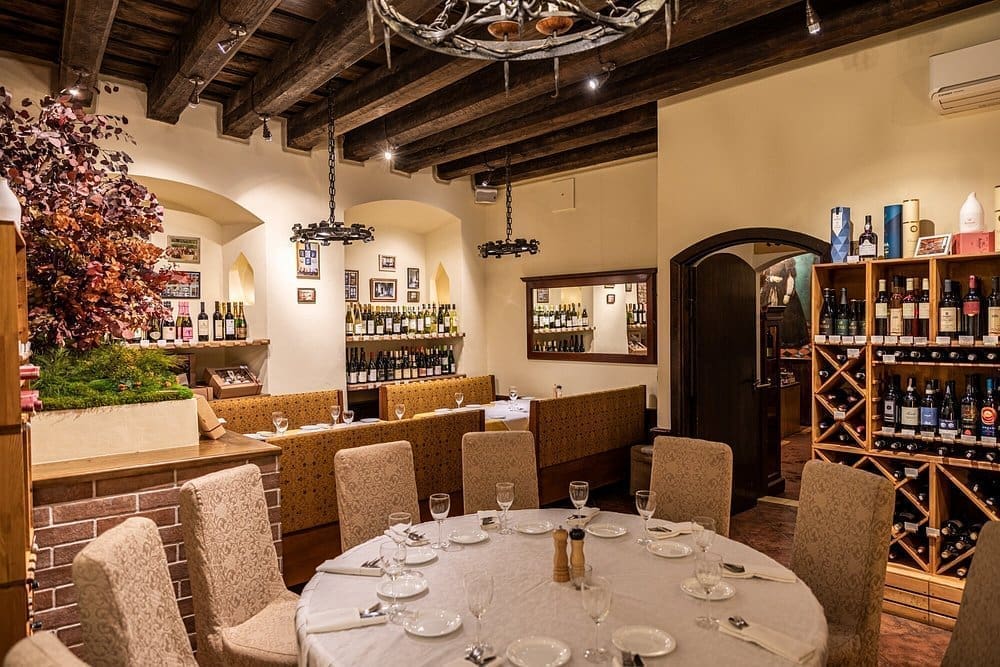 restaurant-lokys-small